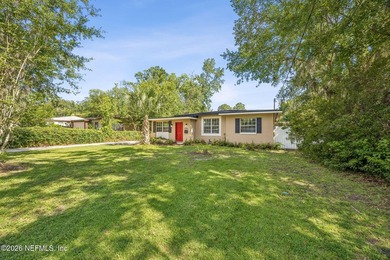 This mid- century modern home is ready for new owners. 3 BR 1 BA - photo 3