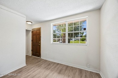 This mid- century modern home is ready for new owners. 3 BR 1 BA - photo 8