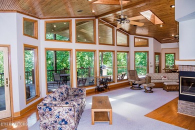 UNIQUE LAKEFRONT & GOLF FRONT PROPERTY!!! SPACIOUS 6,000 SqFt - photo 14