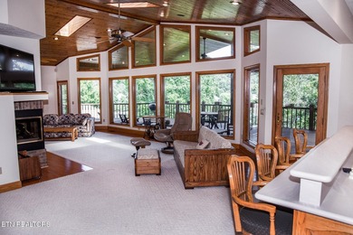UNIQUE LAKEFRONT & GOLF FRONT PROPERTY!!! SPACIOUS 6,000 SqFt - photo 16