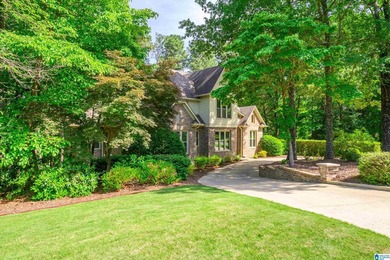 SELLER OFFERING $10,000 UPDATE ALLOWANCE. Welcome to 123 N. Lake - photo 3