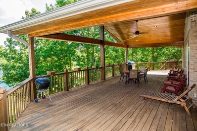 UNIQUE LAKEFRONT & GOLF FRONT PROPERTY!!! SPACIOUS 6,000 SqFt - photo 23