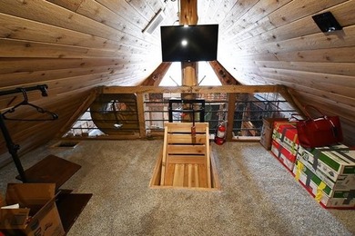One-of-a-kind handcrafted cabin located less than a mile from - photo 23
