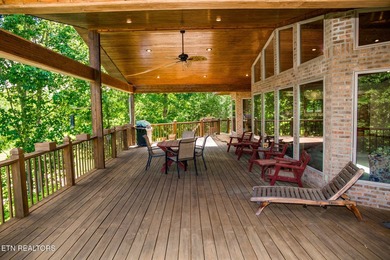 UNIQUE LAKEFRONT & GOLF FRONT PROPERTY!!! SPACIOUS 6,000 SqFt - photo 24
