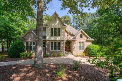 SELLER OFFERING $10,000 UPDATE ALLOWANCE. Welcome to 123 N. Lake - photo 5