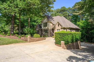 SELLER OFFERING $10,000 UPDATE ALLOWANCE. Welcome to 123 N. Lake - photo 6