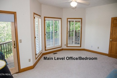 UNIQUE LAKEFRONT & GOLF FRONT PROPERTY!!! SPACIOUS 6,000 SqFt - photo 35