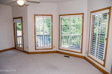 UNIQUE LAKEFRONT & GOLF FRONT PROPERTY!!! SPACIOUS 6,000 SqFt - photo 36