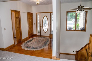 UNIQUE LAKEFRONT & GOLF FRONT PROPERTY!!! SPACIOUS 6,000 SqFt - photo 37