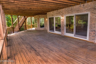 UNIQUE LAKEFRONT & GOLF FRONT PROPERTY!!! SPACIOUS 6,000 SqFt - photo 44