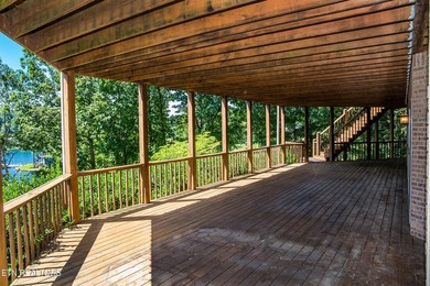 UNIQUE LAKEFRONT & GOLF FRONT PROPERTY!!! SPACIOUS 6,000 SqFt - photo 45
