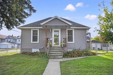 Mississippi River  - Clayton County Home Active Under Contract in Dubuque Iowa