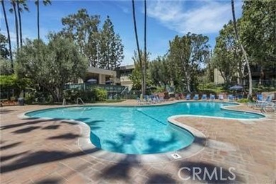 Welcome to this warm and inviting single-level 2-bedroom / - photo 3