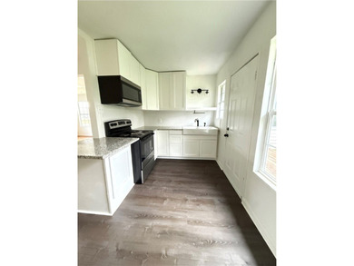 Welcome to your charming 3-bedroom, 1-bath gem, complete with a - photo 9