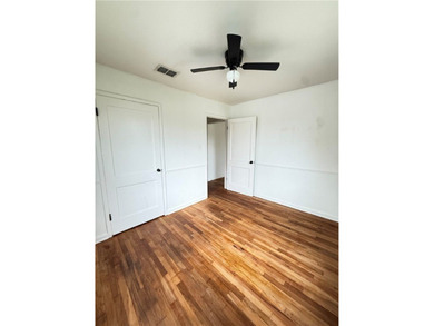 Welcome to your charming 3-bedroom, 1-bath gem, complete with a - photo 10