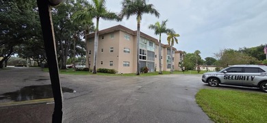 Beautifully updated 2 bedroom 2 bath corner unit In the - photo 2