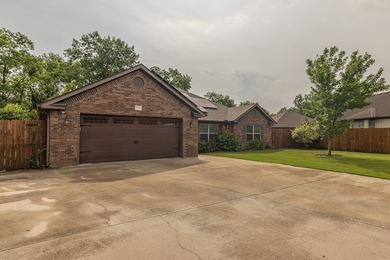Welcome to your dream home at 2305 Kelly Lynn Place in - photo 3
