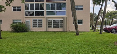 Beautifully updated 2 bedroom 2 bath corner unit In the - photo 5