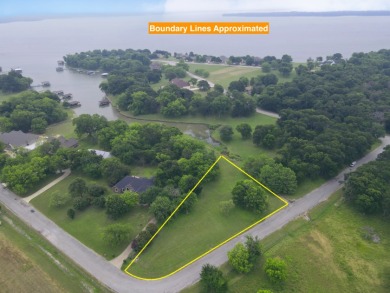Gorgeous Lakeview Property in Starcrest Estates! - Lake Lot For Sale in Corsicana, Texas
