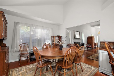 Beautifully refreshed single-level home in the amenity-rich - photo 20
