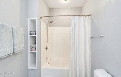 Welcome to Island living in Pleasant Point. This 3 bedroom 2 - photo 24