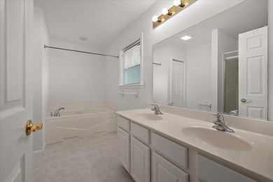 Beautifully refreshed single-level home in the amenity-rich - photo 25