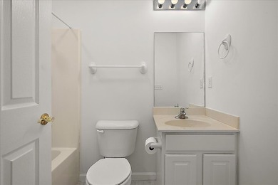 Beautifully refreshed single-level home in the amenity-rich - photo 31