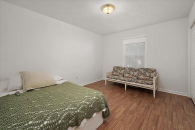 Beautifully refreshed single-level home in the amenity-rich - photo 33