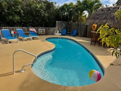 4/2 renovated waterfront home boasts private pool-new cutting - photo 5