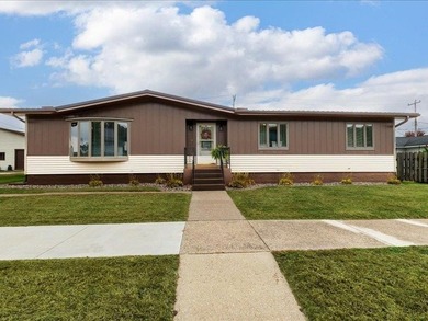 Mississippi River  - Clayton County Home Active Under Contract in Guttenberg Iowa
