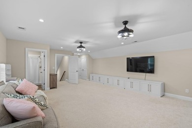 Welcome to this exceptional 4-bedroom, 3.5-bathroom home - photo 44