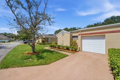 THIS STUNNING WATERFRONT CORNER HOME IN LAKESIDE GREEN IS THE - photo 4