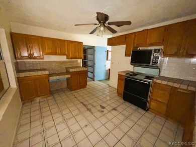 Welcome to 6292 Park Dr. in Homosassa - an opportunity to own a - photo 9