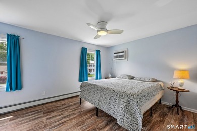 Welcome to 21 Friendly Road in Norwalk's sought-after Wolfpit - photo 12