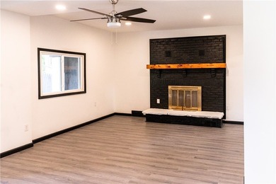 Fully Renovated Cape Cod with River Views, 5 Bedrooms, Large - photo 4