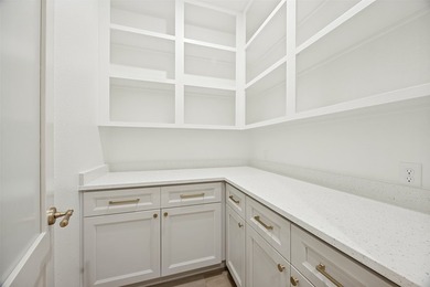 Welcome to life in Eagle Chase at Tanglewood, one of the most - photo 15