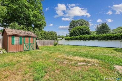 Welcome to 21 Friendly Road in Norwalk's sought-after Wolfpit - photo 21