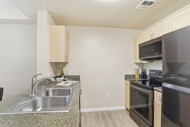 NEW PRICE! Top-Floor End Unit Under $500K! Located in the heart - photo 7