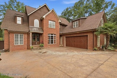 Welcome to an exquisite 4-bedroom, 3.5-bath residence gracefully - photo 3