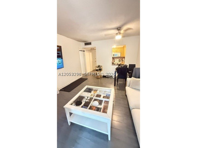 CHARMING ONE BEDROOM CONDO A FEW BLOCKS FROM OCEAN SUNNY ISLES - photo 3