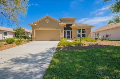 Welcome to easy Florida living in the highly sought-after Citrus - photo 1