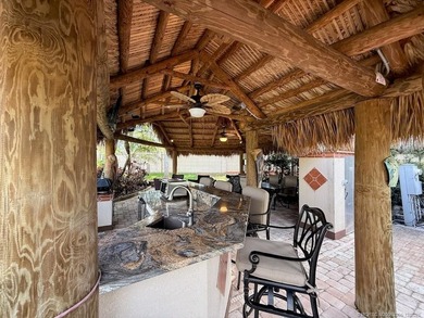 Immaculate and truly move-in ready! This spacious 2,868 sq. ft - photo 1