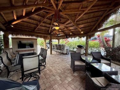 Immaculate and truly move-in ready! This spacious 2,868 sq. ft - photo 4