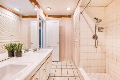 First time on the market in nearly 40 years! Exceptional - photo 14