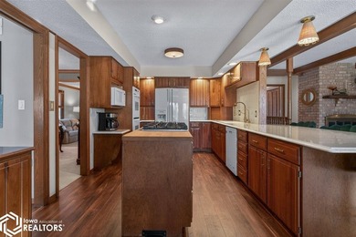 Mid-Century Modern Charm on Nearly an Acre! Step into a home - photo 25
