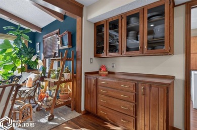 Mid-Century Modern Charm on Nearly an Acre! Step into a home - photo 27