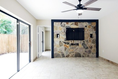 Bright and inviting 3-bedroom, 2.5-bath residence in a desirable - photo 3