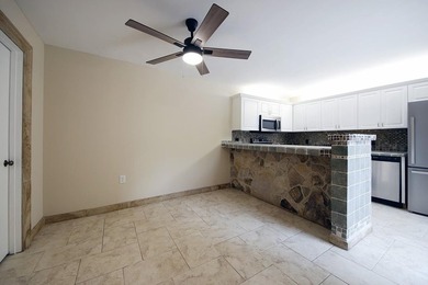 Bright and inviting 3-bedroom, 2.5-bath residence in a desirable - photo 10