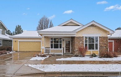 Hard to find, well cared for MacKenzie Place cottage that backs