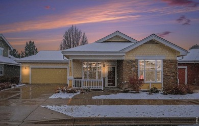 Hard to find, well cared for MacKenzie Place cottage that backs